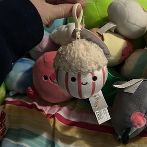 🍿𝔸𝕣𝕟𝕖𝕝🍿 popcorn keychain